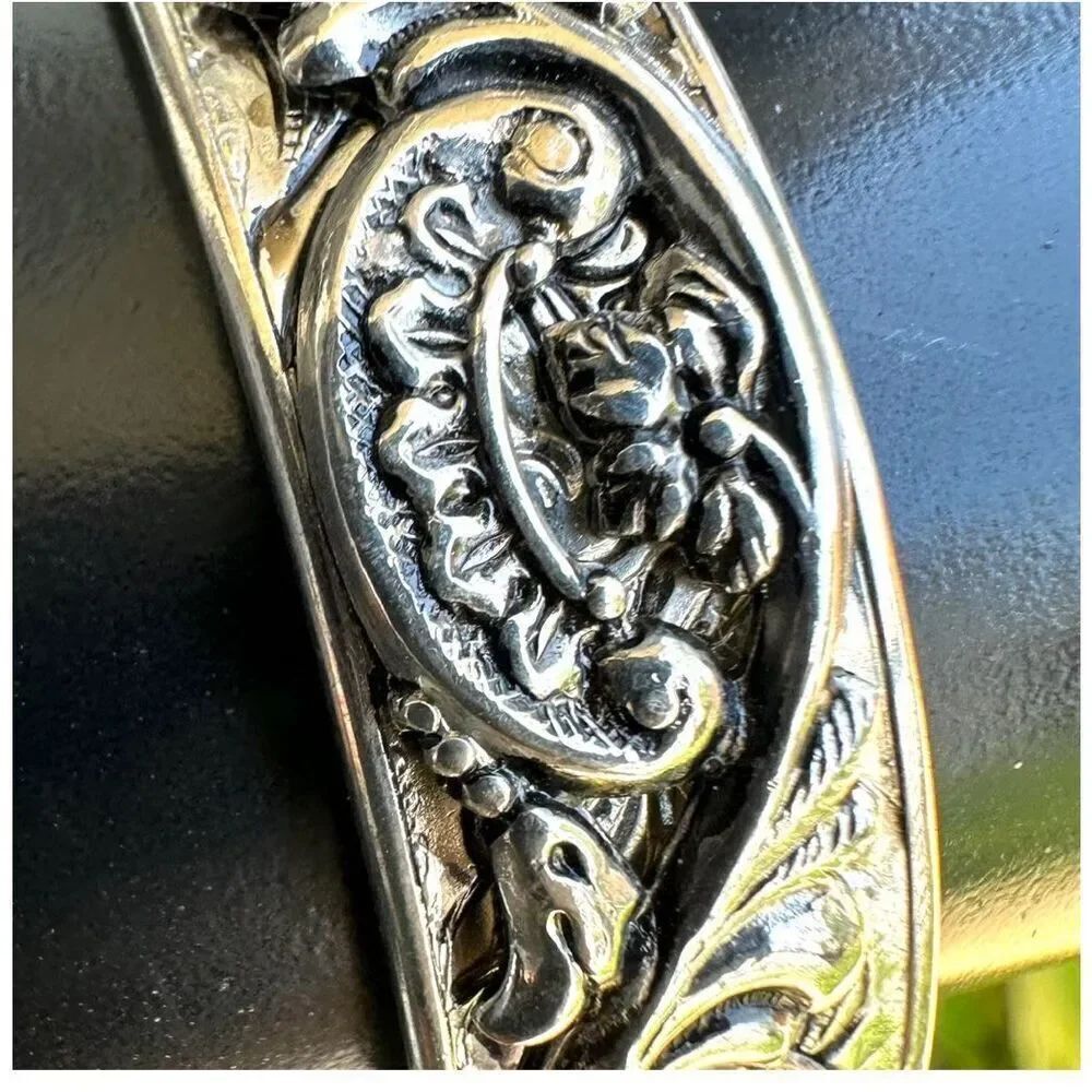 Silver tone vintage clamper bracelet - Picture 5 of 9
